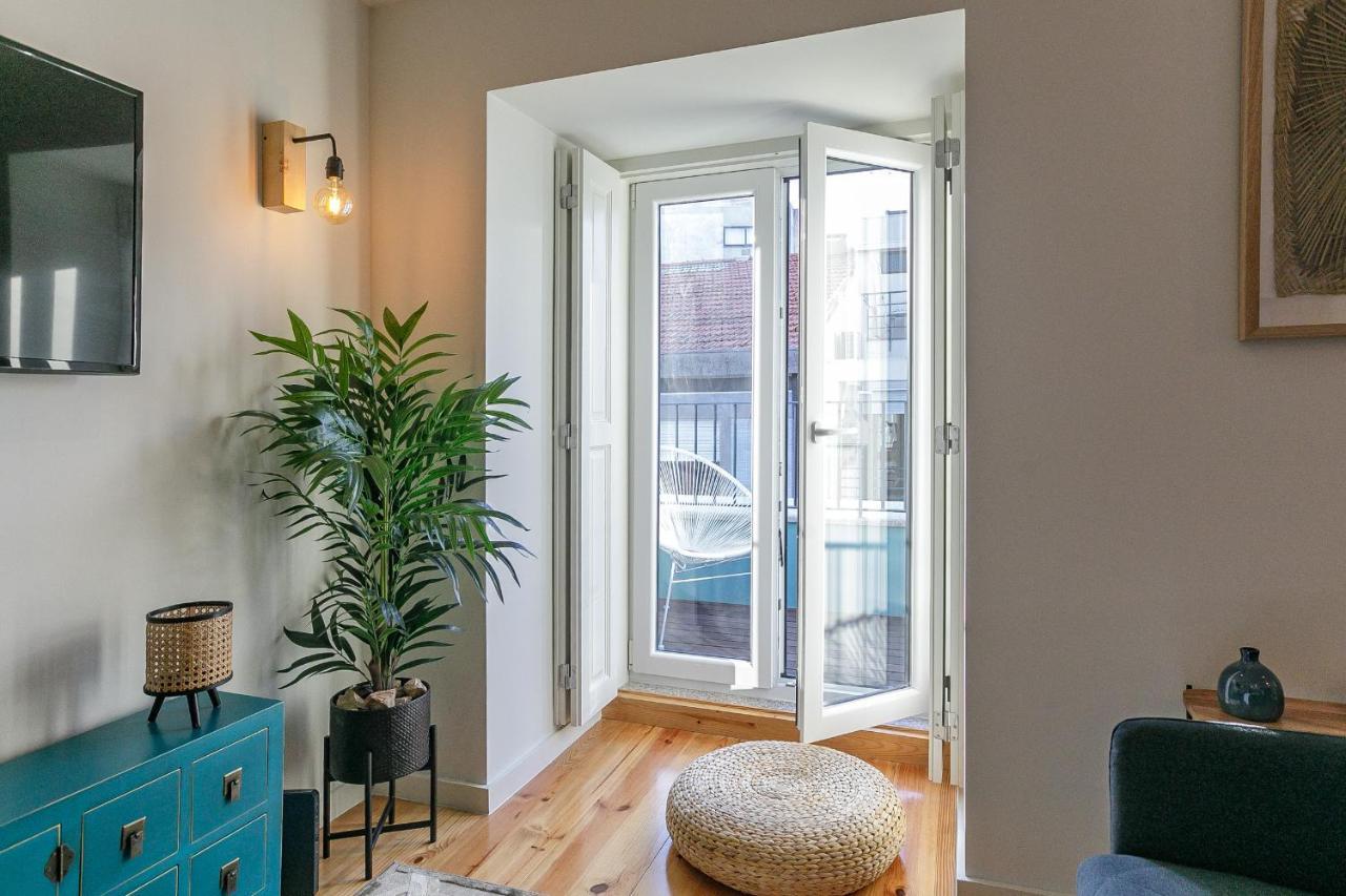 Lovelystay - Downtown Studio With Pool, Ac And Balcony Porto Buitenkant foto
