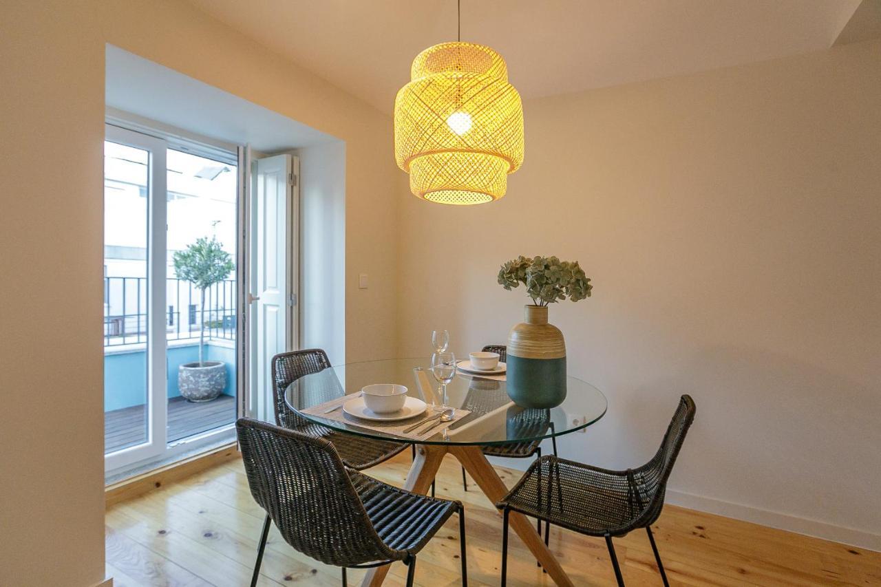 Lovelystay - Downtown Studio With Pool, Ac And Balcony Porto Buitenkant foto