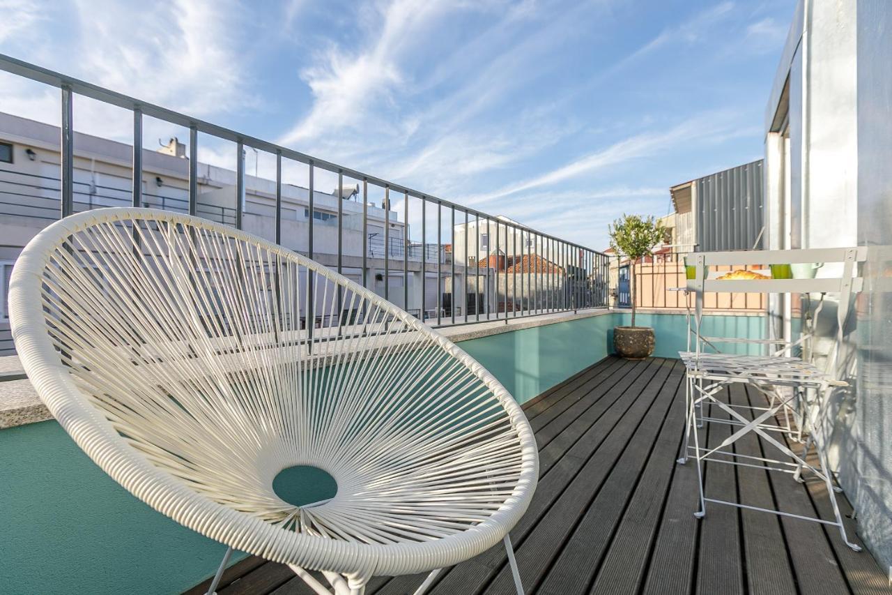 Lovelystay - Downtown Studio With Pool, Ac And Balcony Porto Buitenkant foto
