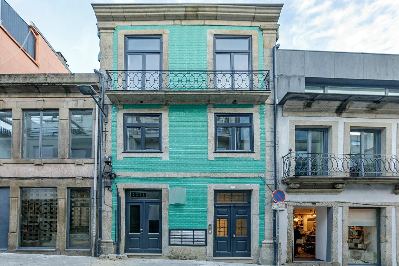 Lovelystay - Downtown Studio With Pool, Ac And Balcony Porto Buitenkant foto