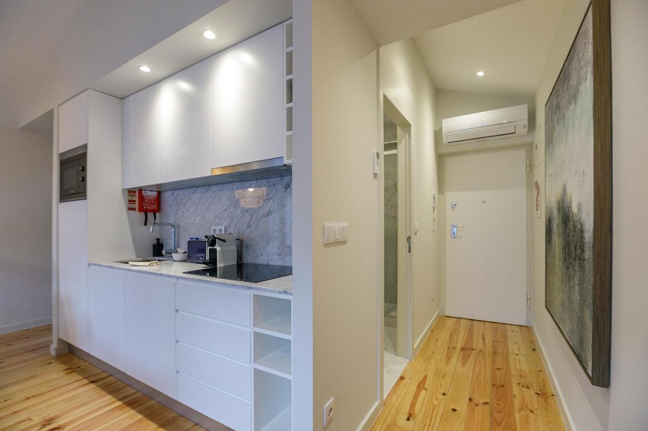 Lovelystay - Downtown Studio With Pool, Ac And Balcony Porto Buitenkant foto
