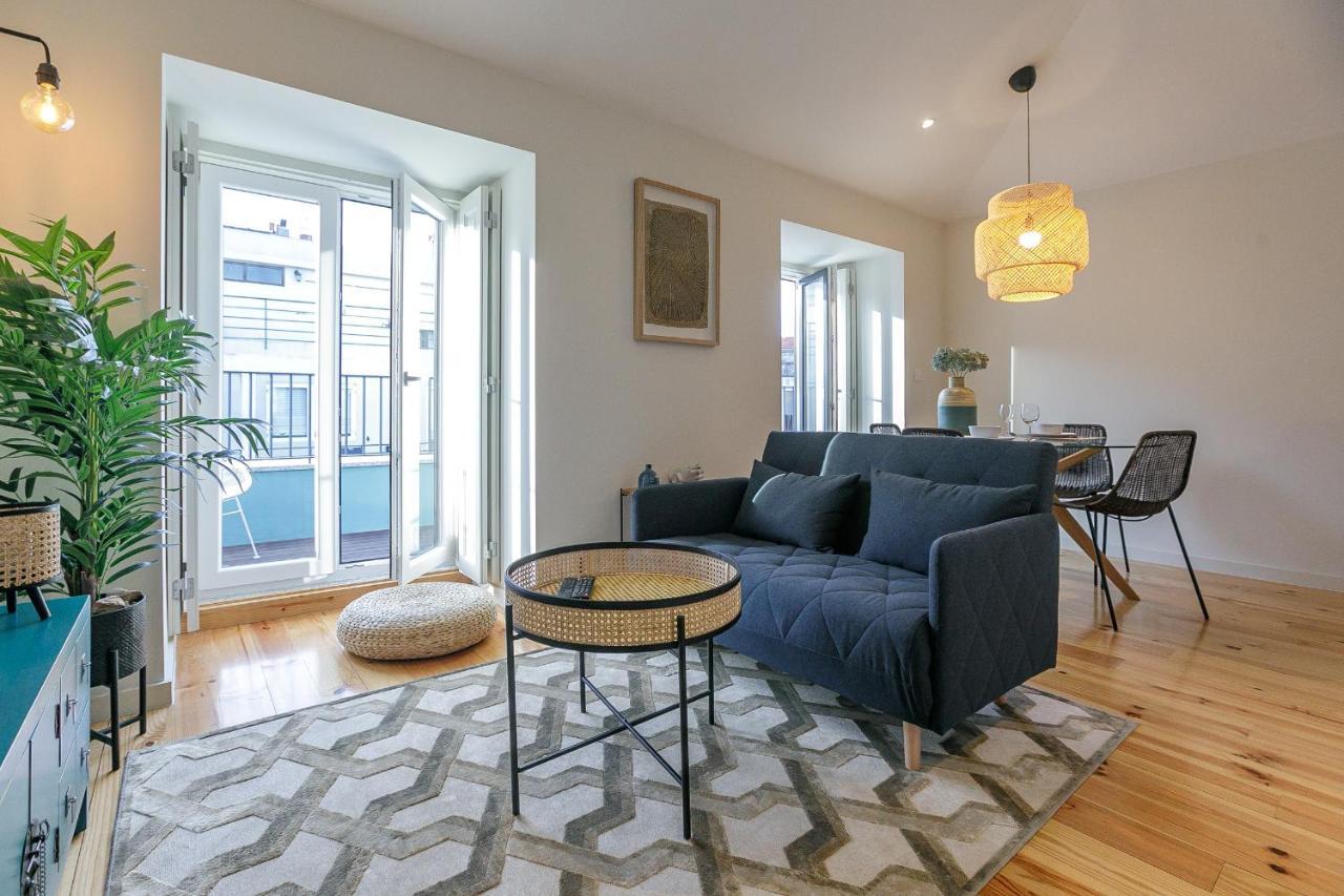 Lovelystay - Downtown Studio With Pool, Ac And Balcony Porto Buitenkant foto